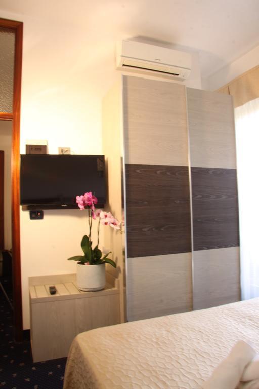 Hotel Tilly Cesenatico Extérieur photo