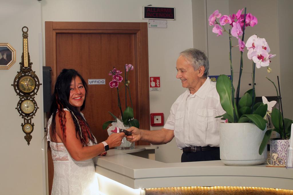 Hotel Tilly Cesenatico Extérieur photo