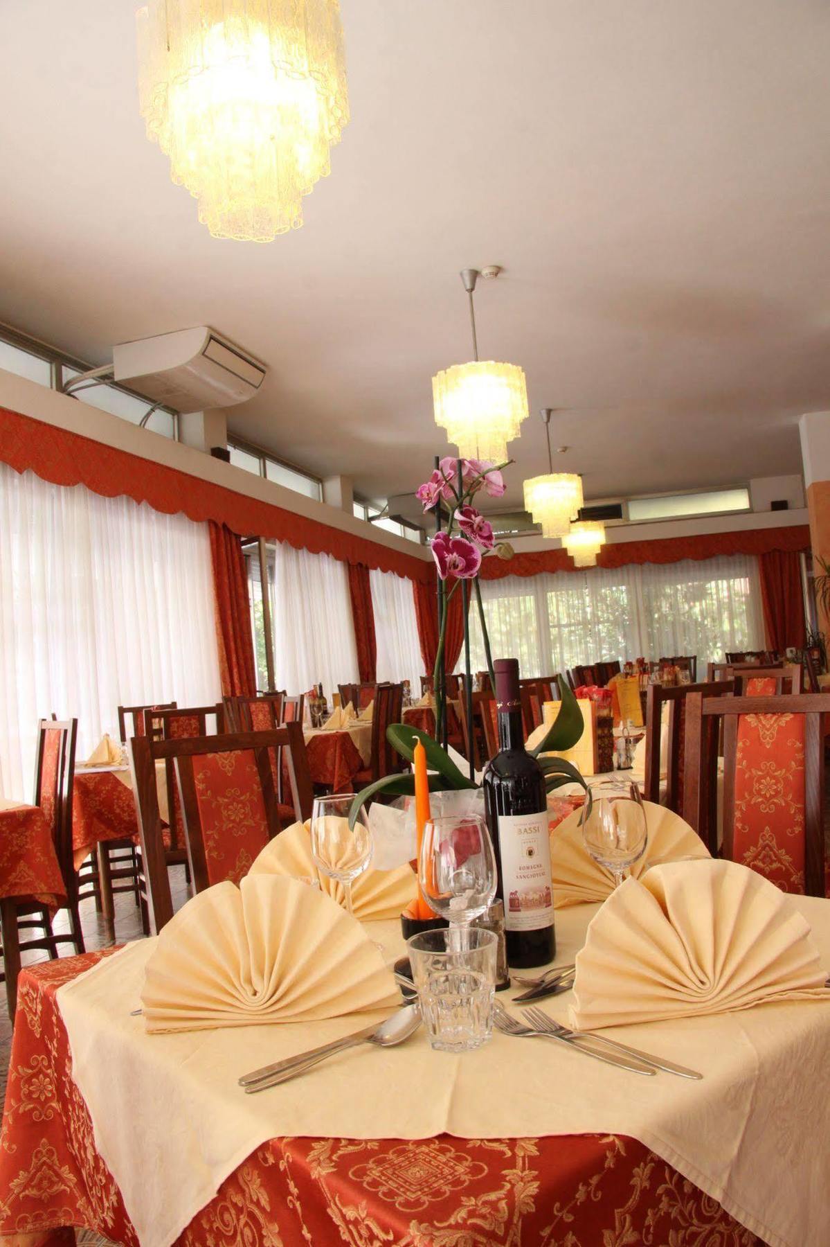 Hotel Tilly Cesenatico Extérieur photo