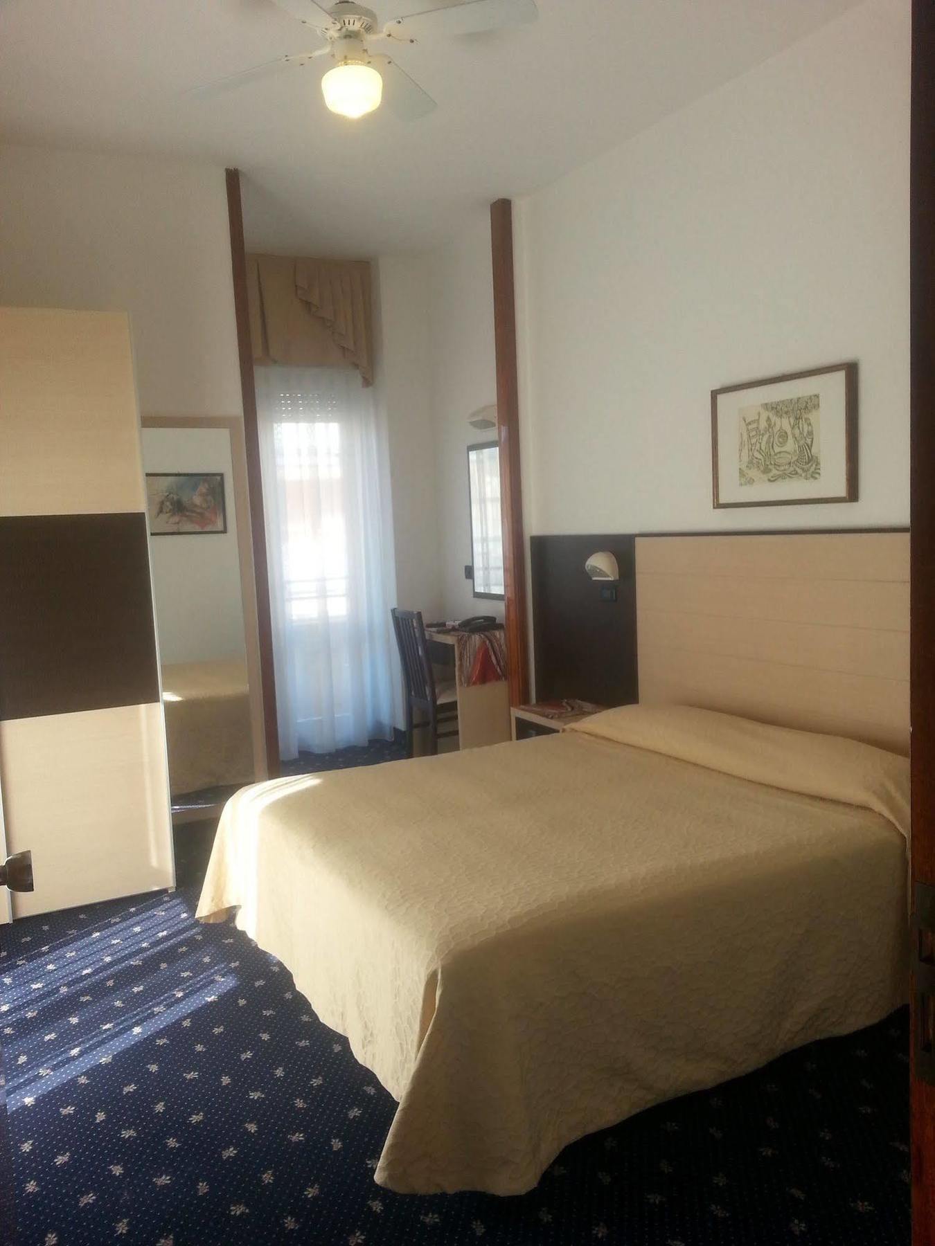 Hotel Tilly Cesenatico Extérieur photo