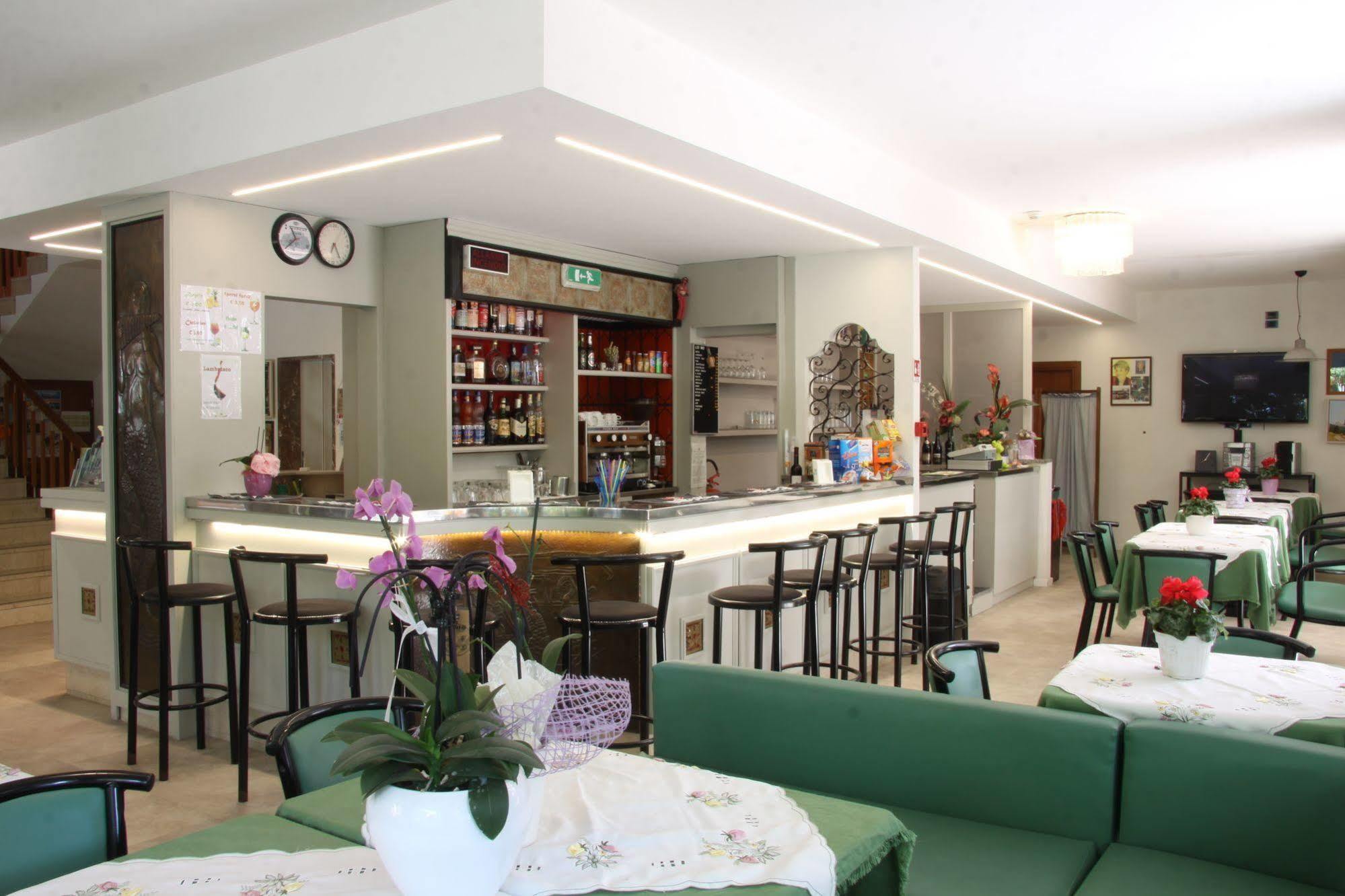 Hotel Tilly Cesenatico Extérieur photo